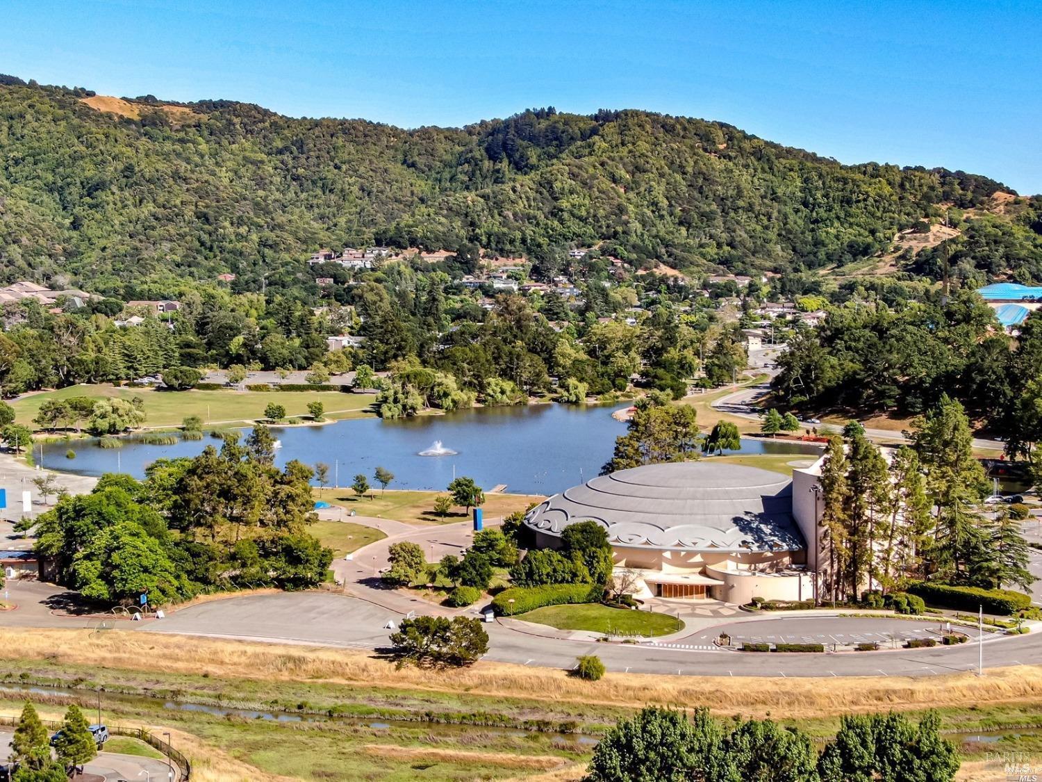 3 Lagoon Court