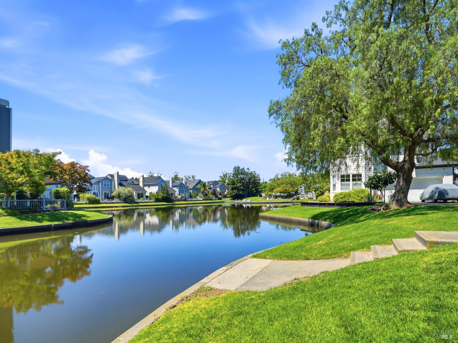 3 Lagoon Court