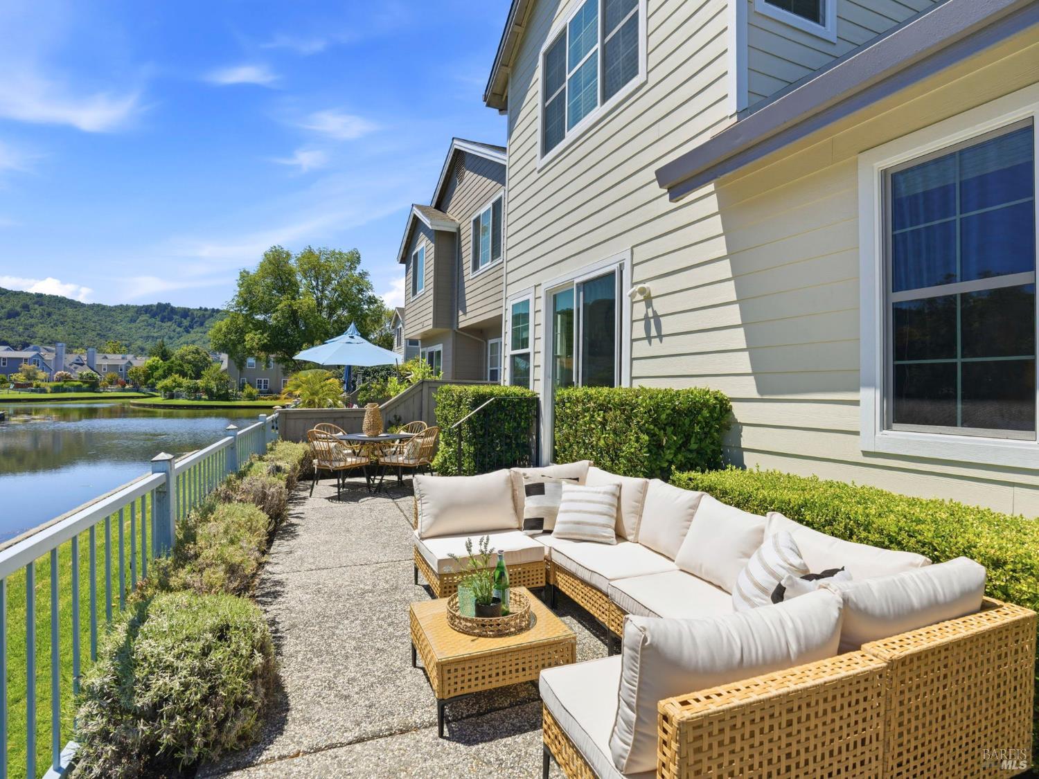 3 Lagoon Court