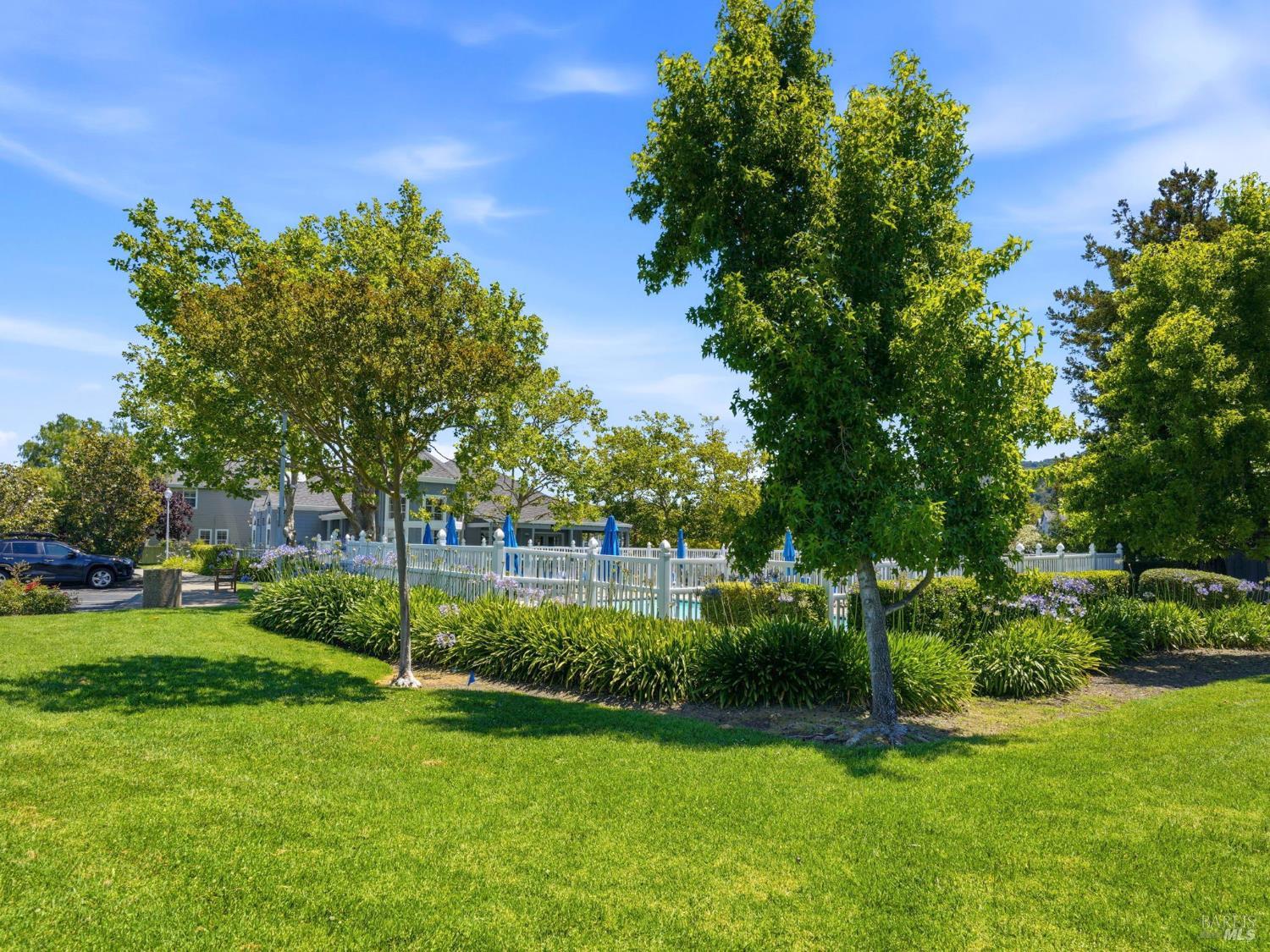 3 Lagoon Court