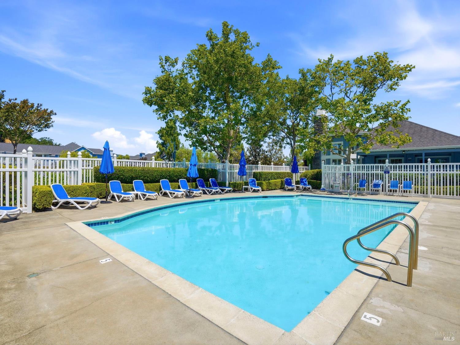 3 Lagoon Court