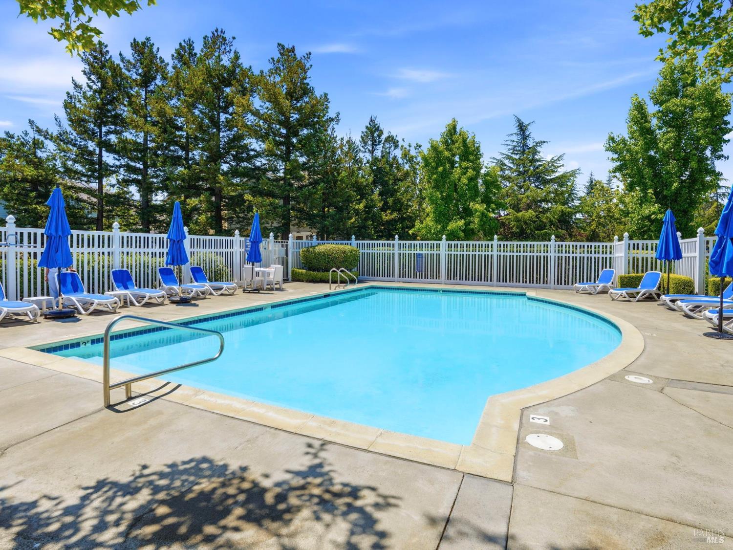 3 Lagoon Court