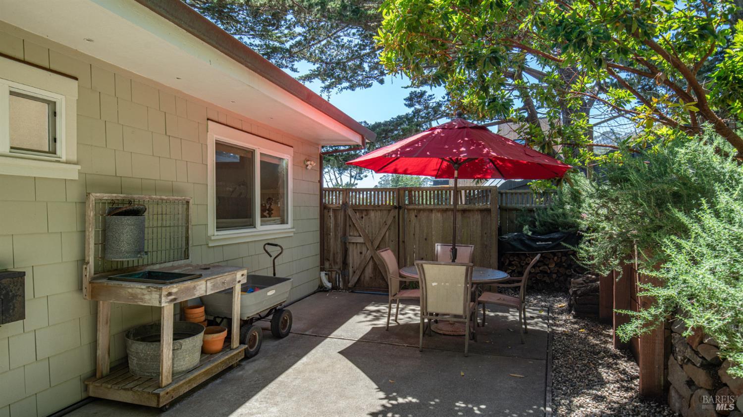 120 Sunset Way