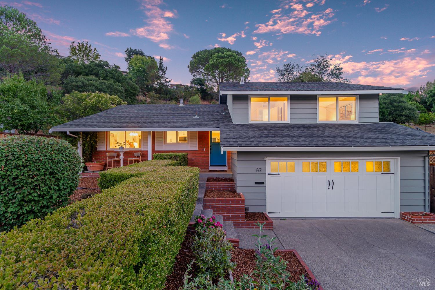 87 Twelveoak Hill Drive