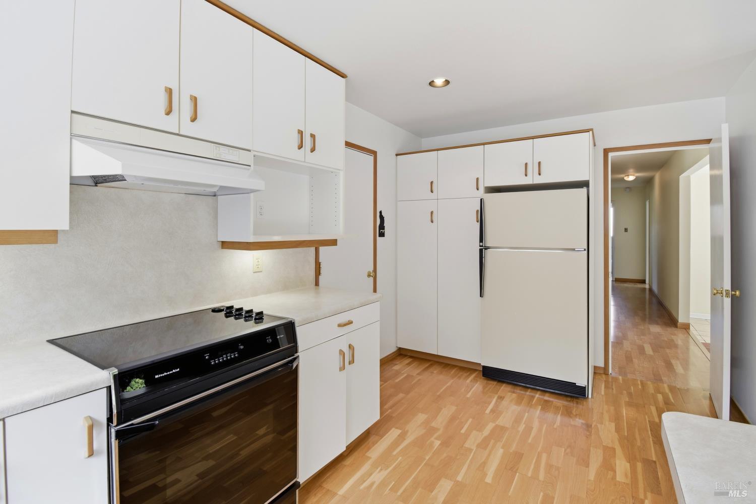 5 Sunny Oaks Drive