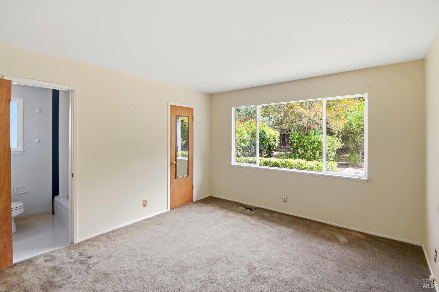 5 Sunny Oaks Drive