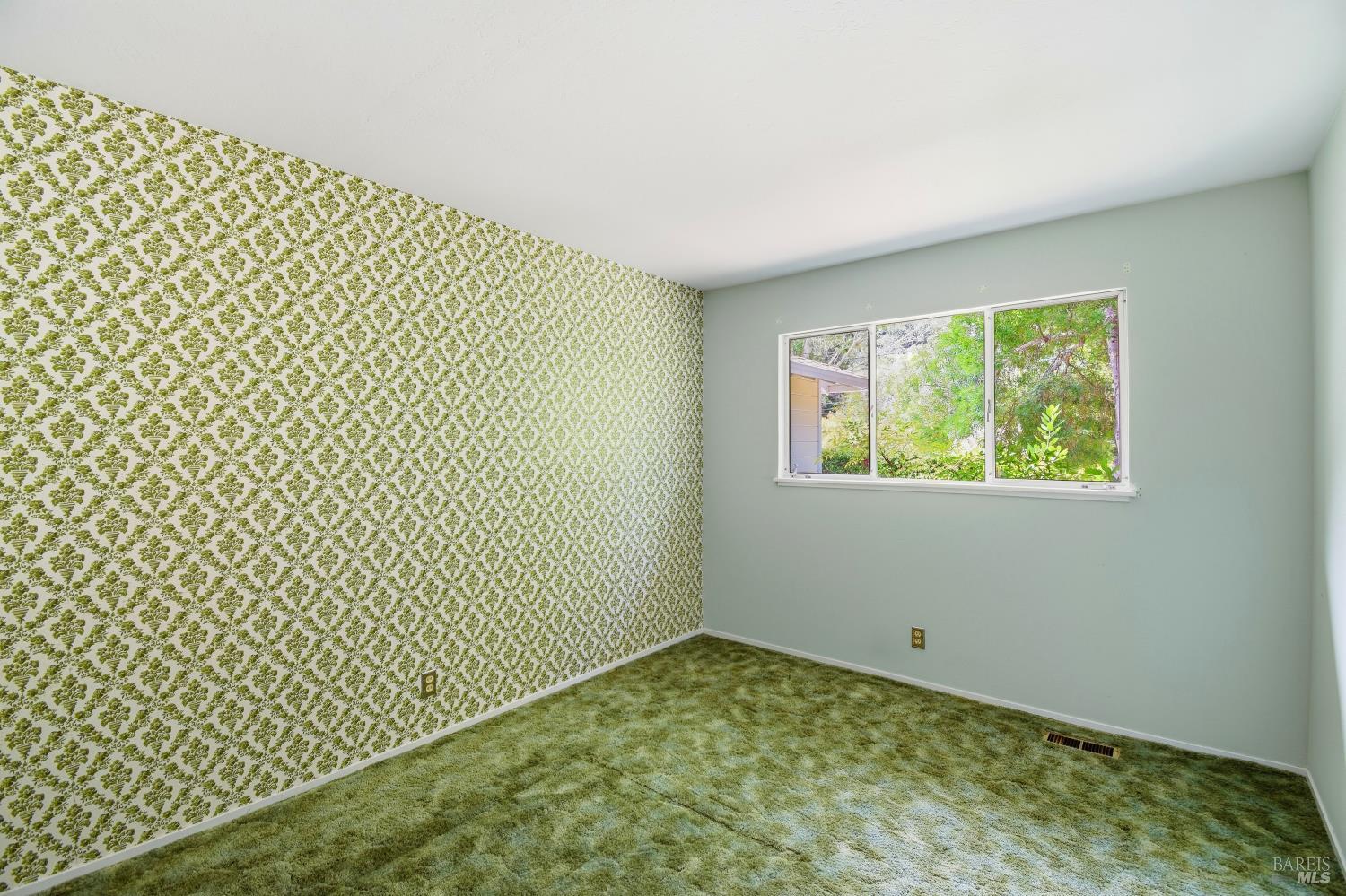 5 Sunny Oaks Drive