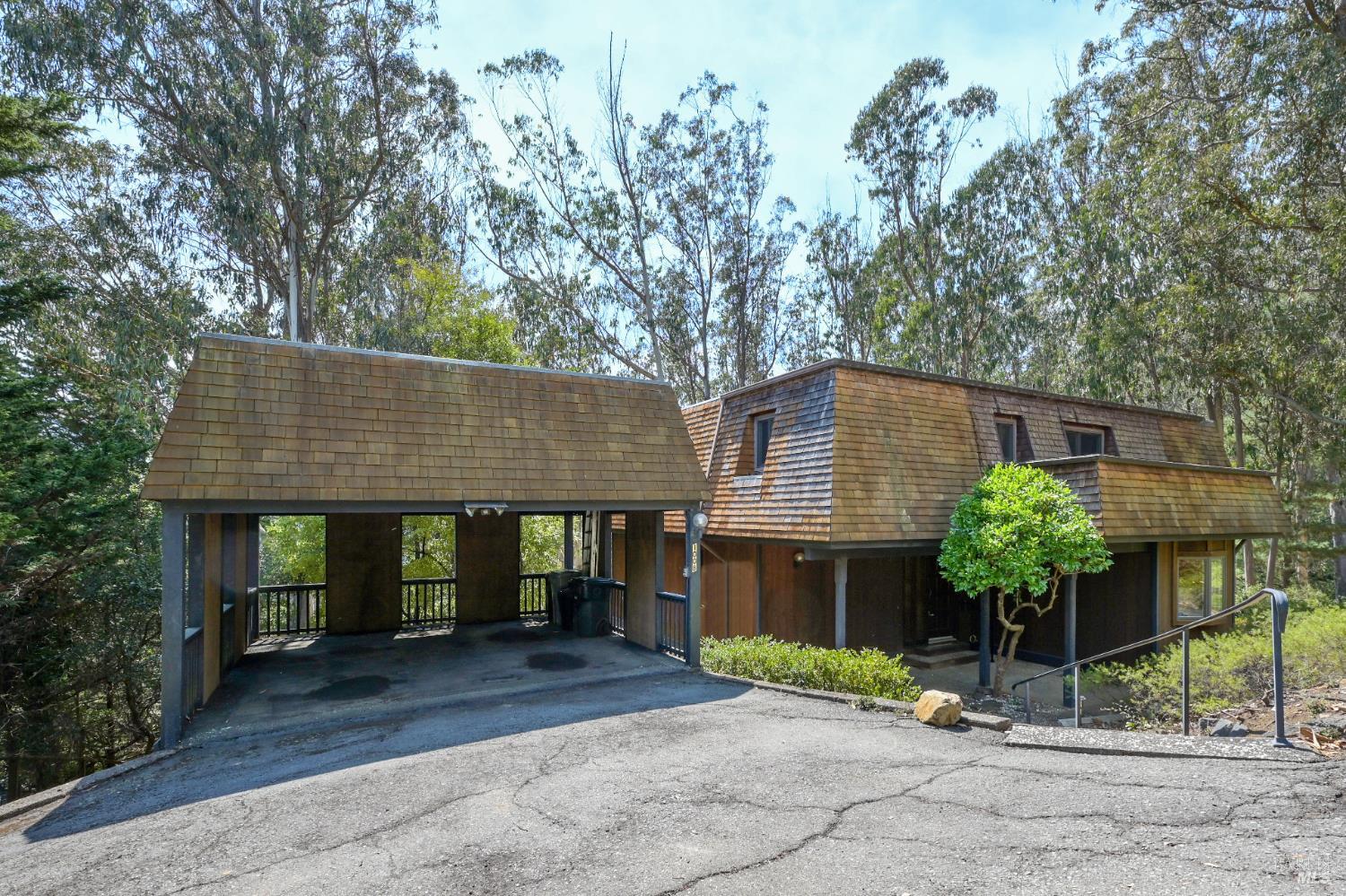 1008 Erica Road