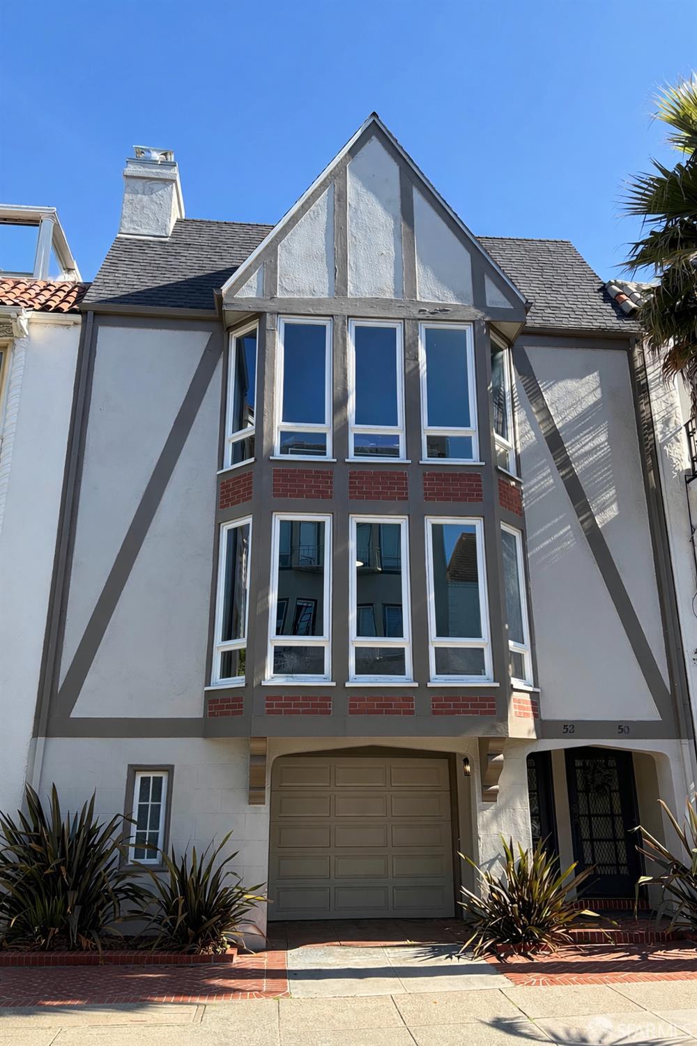 52 Casa Way