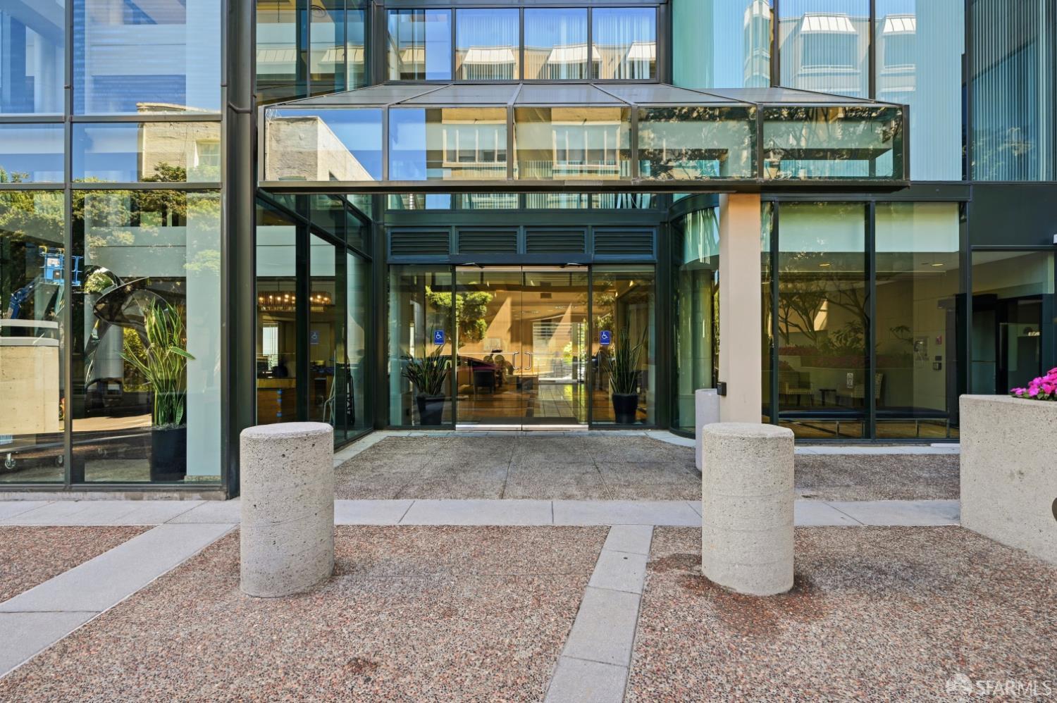 1 Daniel Burnham Court Unit: #315