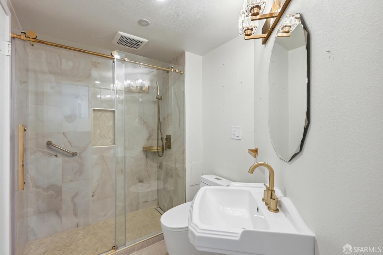 1 Daniel Burnham Court Unit: #315