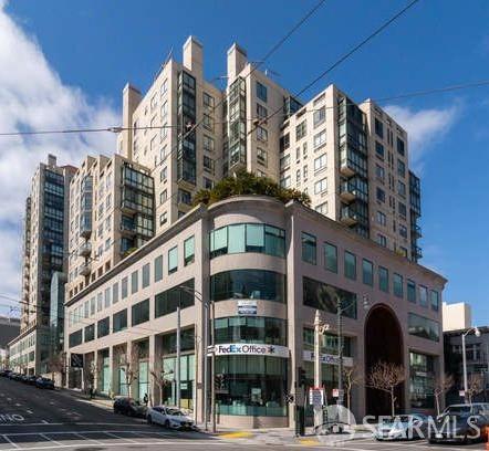 1 Daniel Burnham Court Unit: #315
