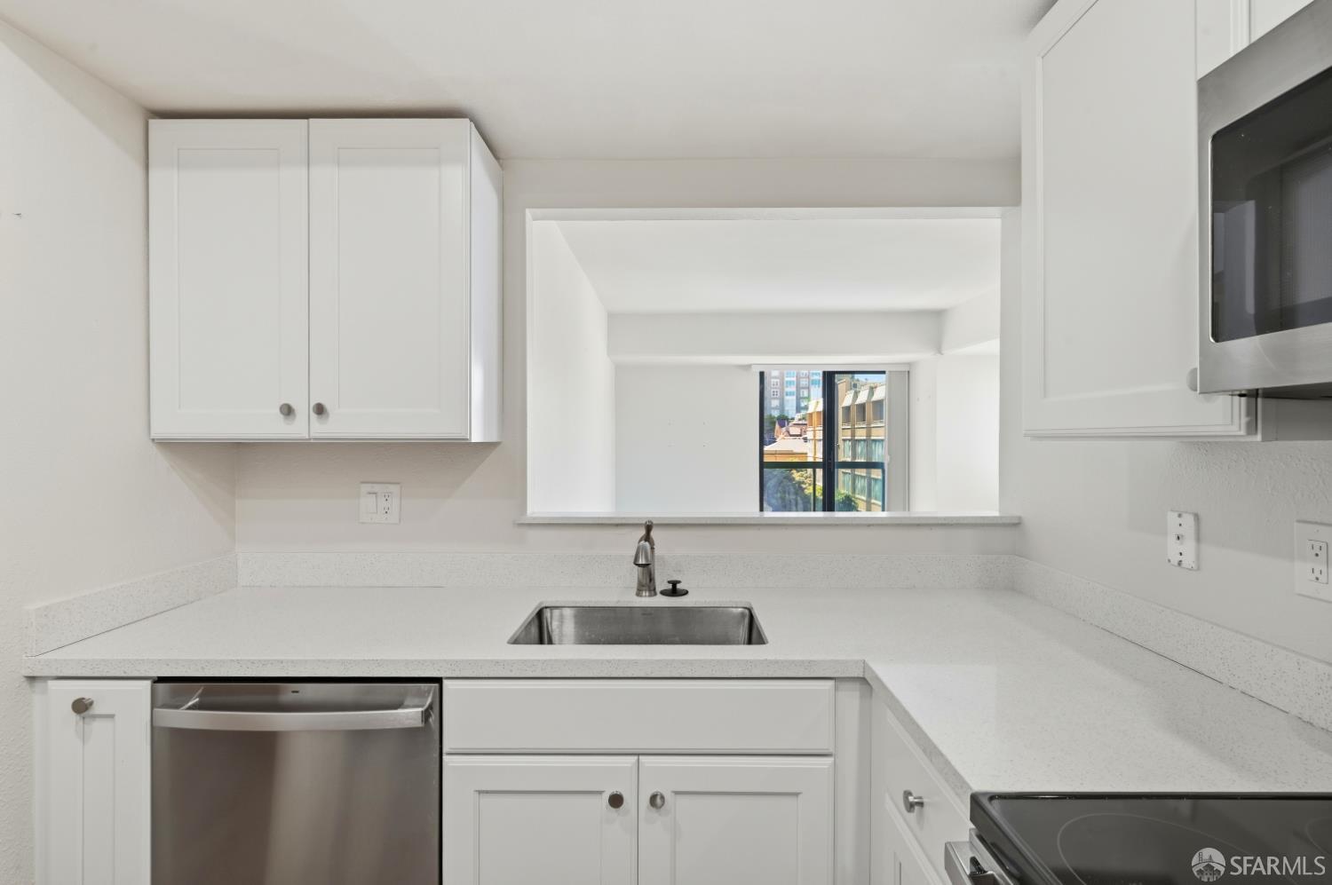 1 Daniel Burnham Court Unit: #315