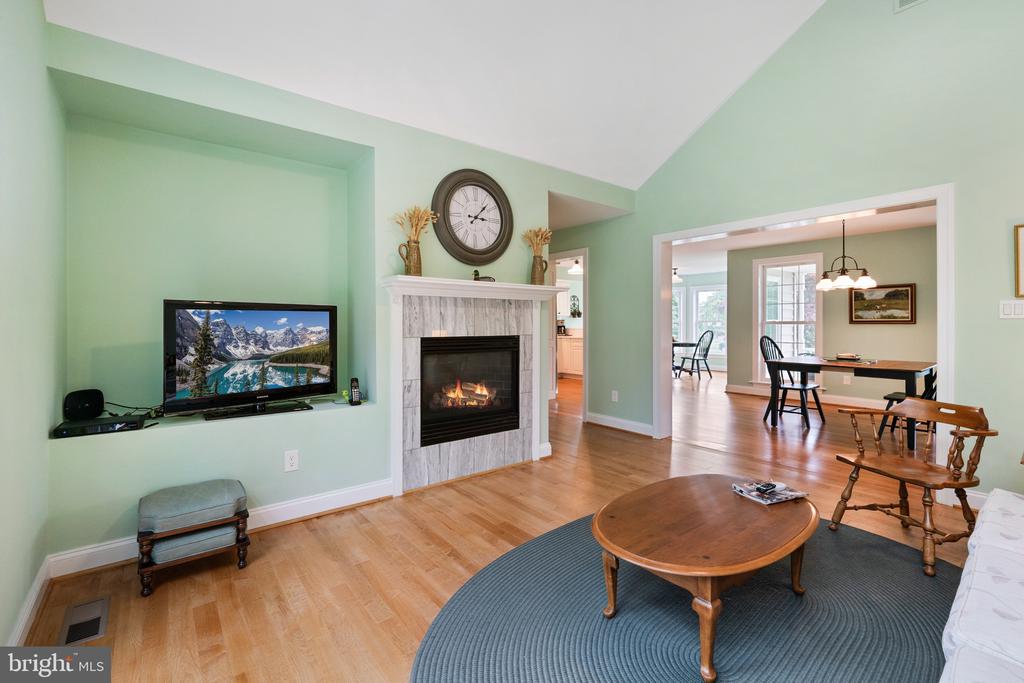 201 PONDVIEW COURT