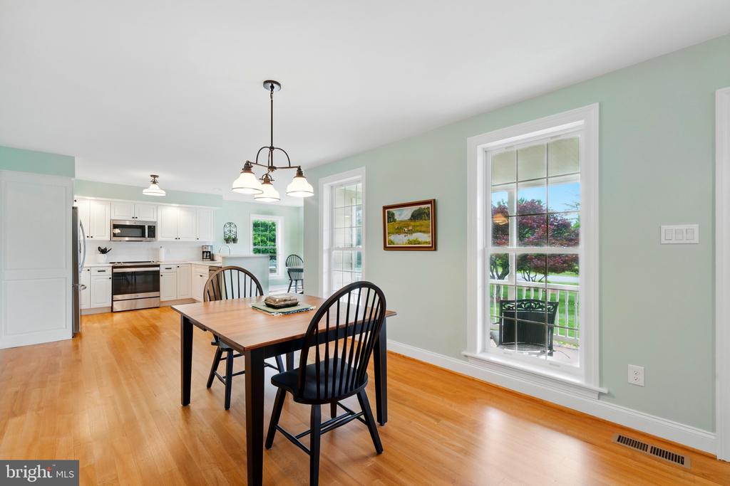 201 PONDVIEW COURT