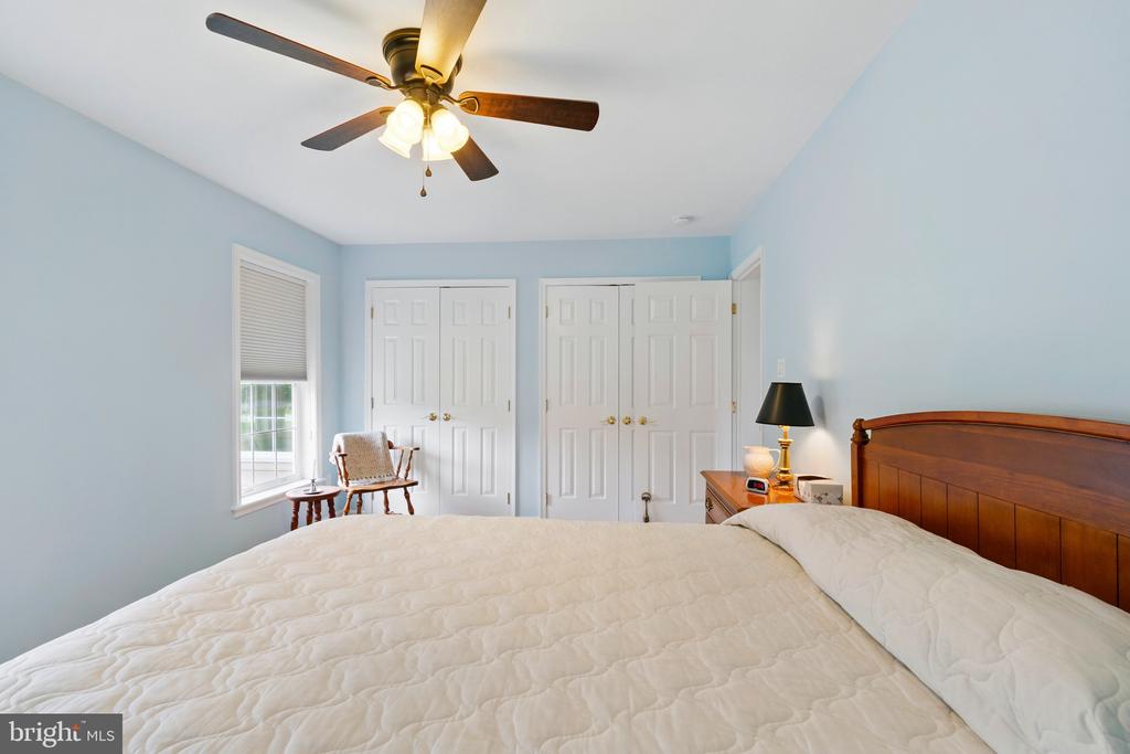 201 PONDVIEW COURT