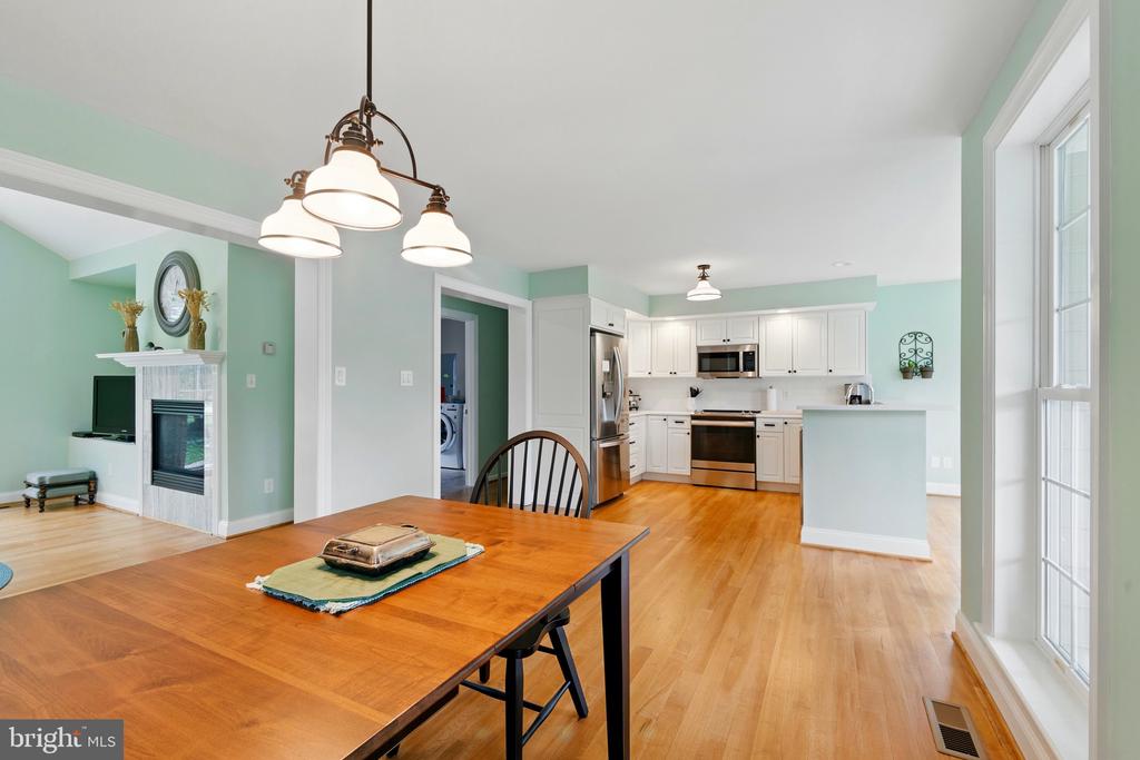 201 PONDVIEW COURT