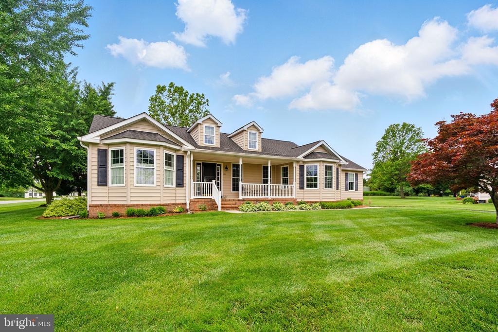 201 PONDVIEW COURT