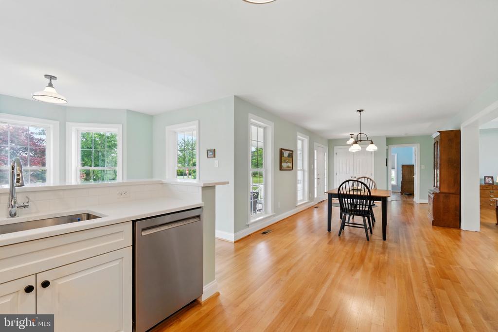 201 PONDVIEW COURT