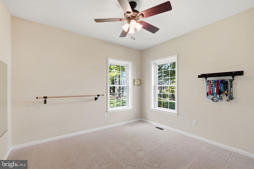 1014 TWIN COURT