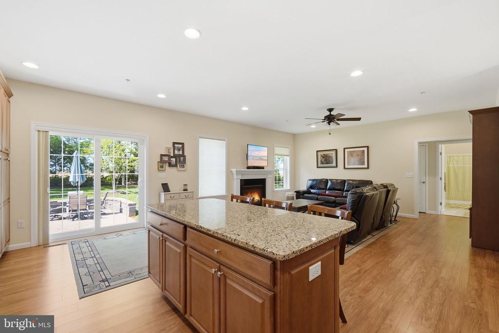 1014 TWIN COURT