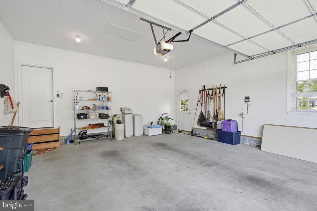 1014 TWIN COURT