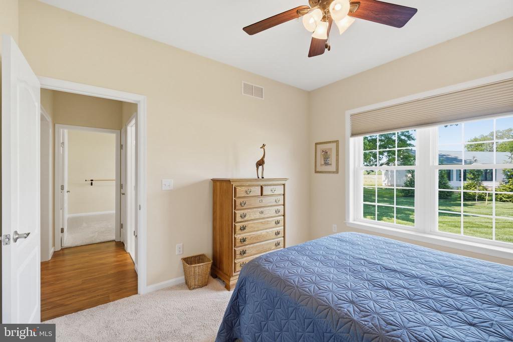 1014 TWIN COURT