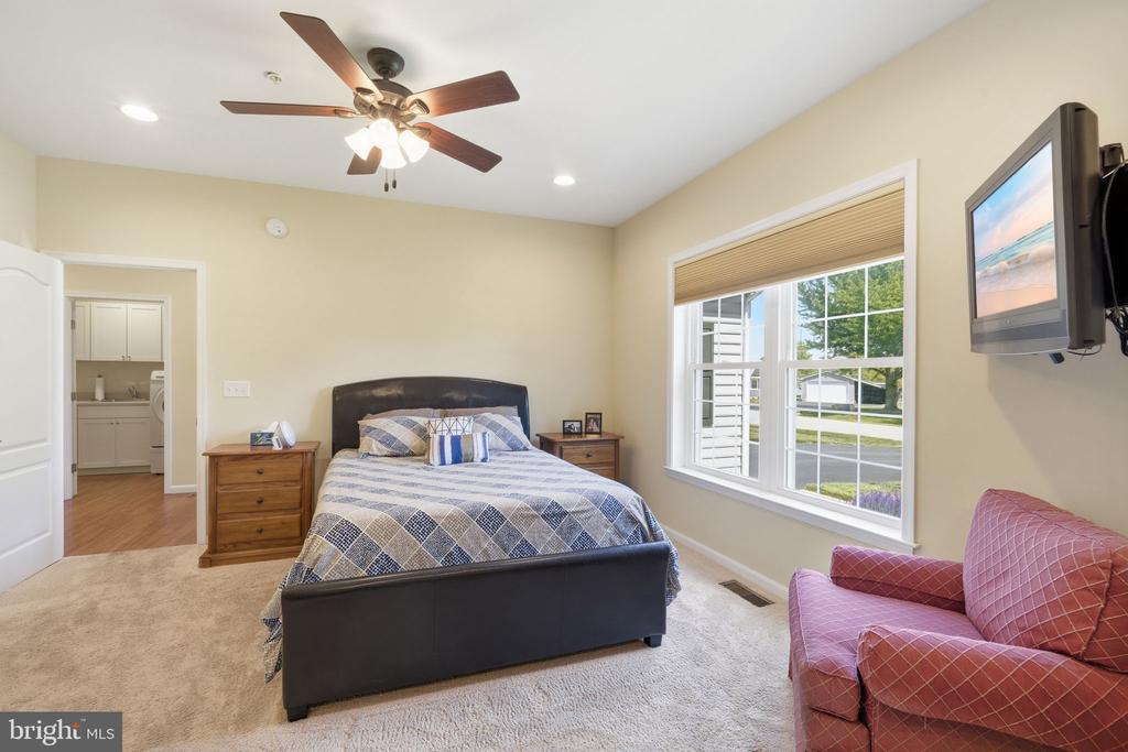 1014 TWIN COURT