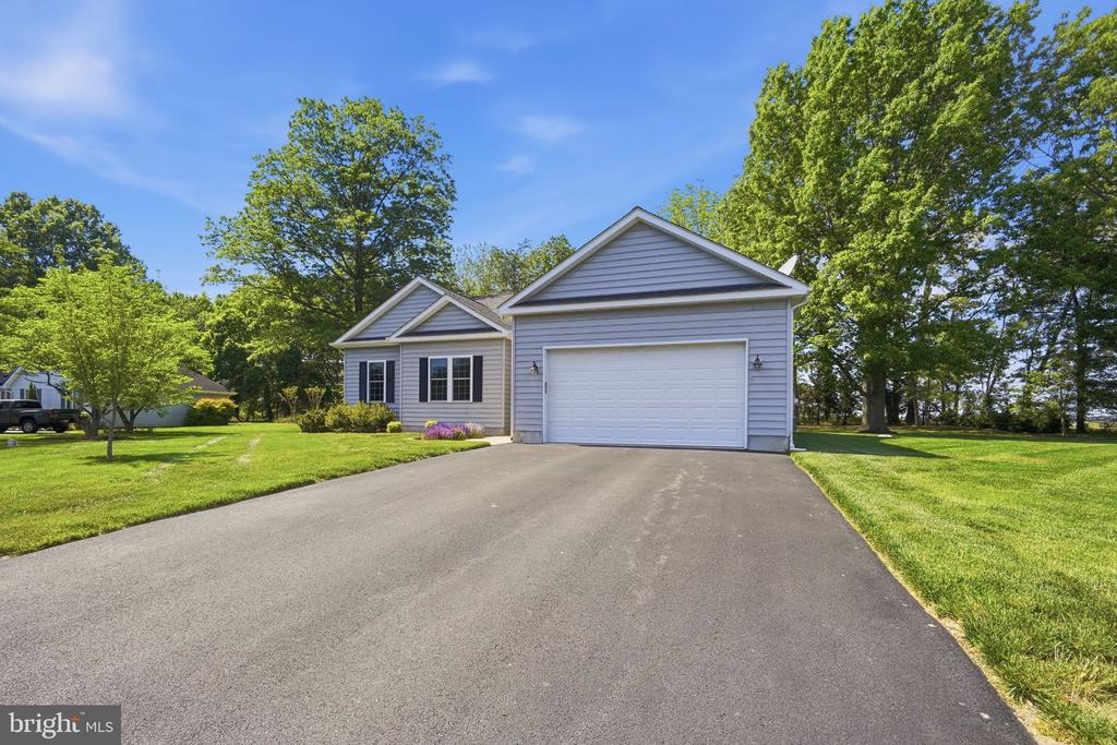 1014 TWIN COURT