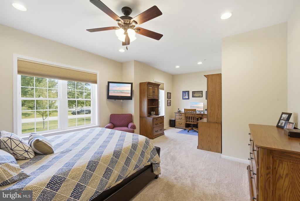 1014 TWIN COURT