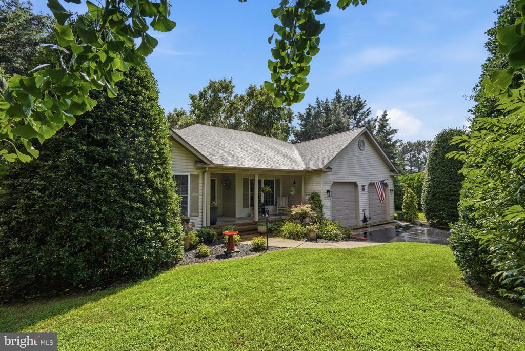 1003 TWIN COURT