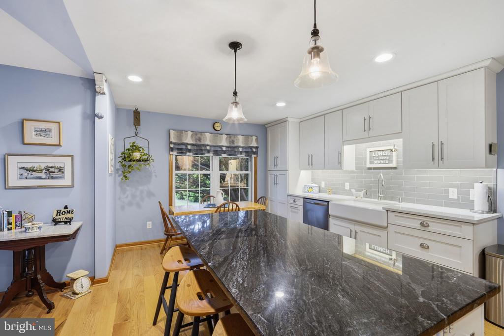 1003 TWIN COURT