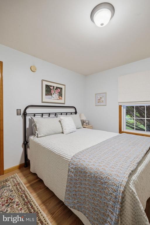 1003 TWIN COURT