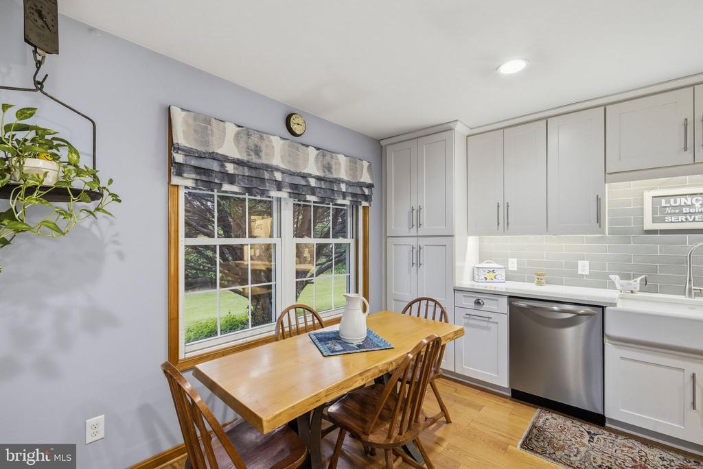 1003 TWIN COURT