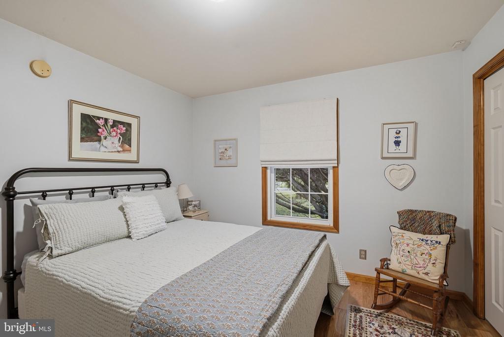 1003 TWIN COURT