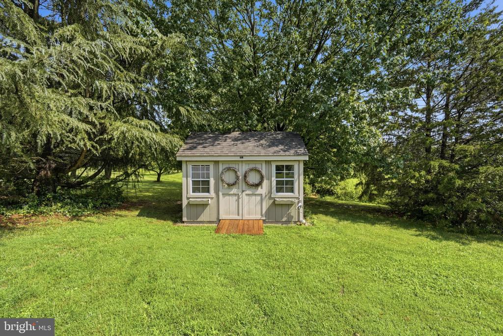 1003 TWIN COURT