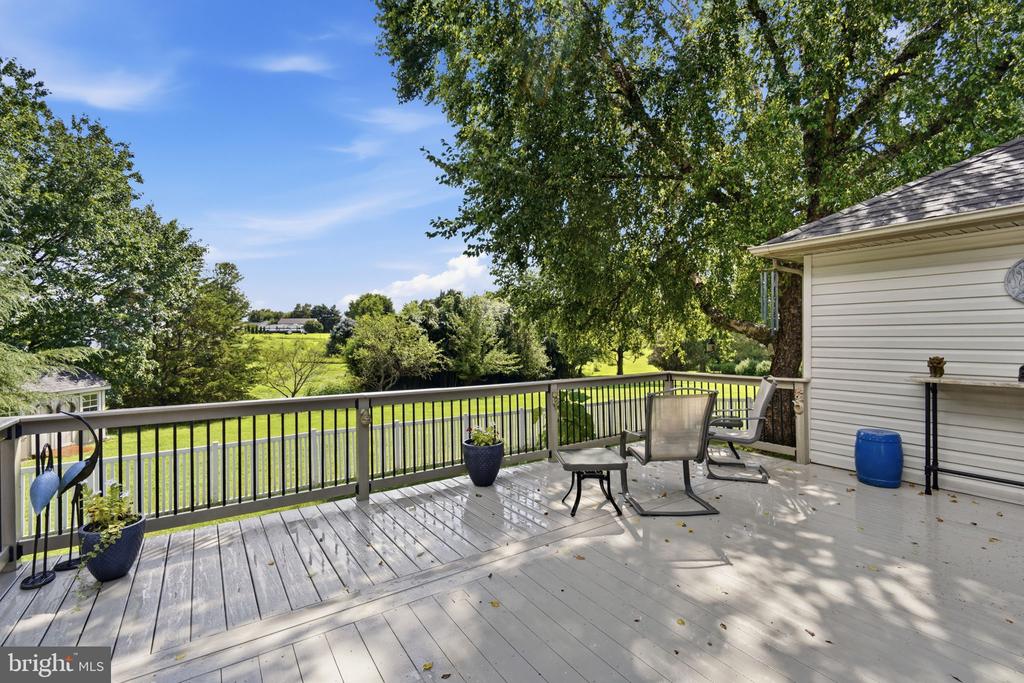 1003 TWIN COURT