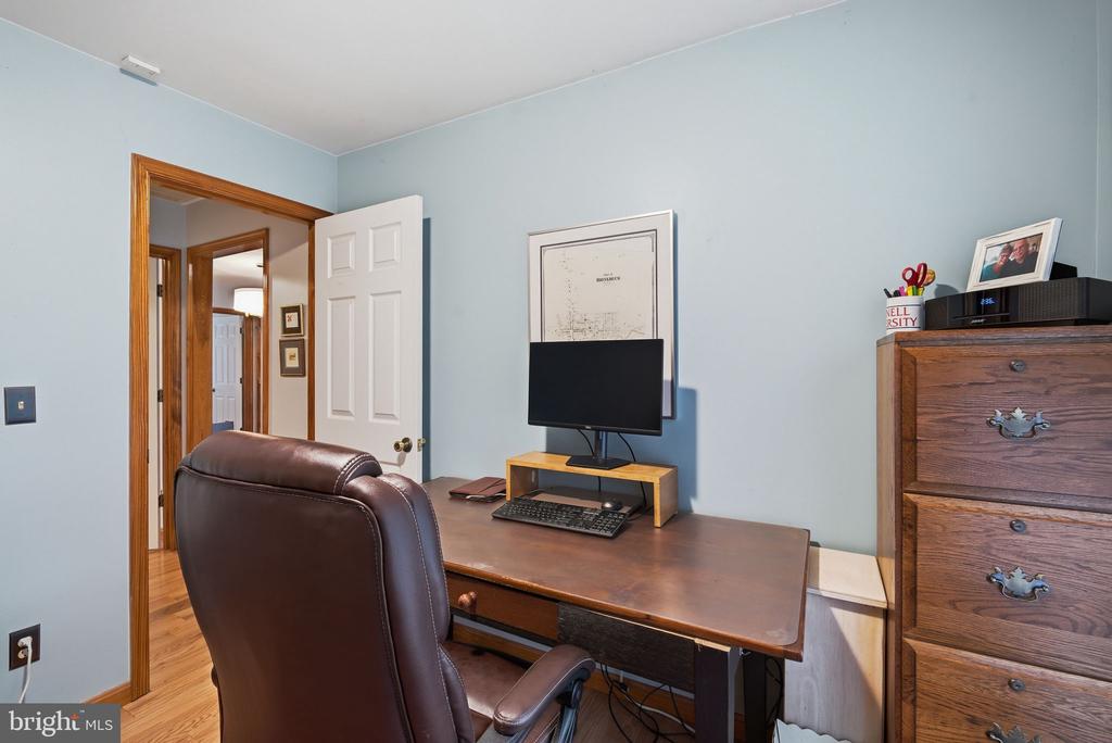 1003 TWIN COURT