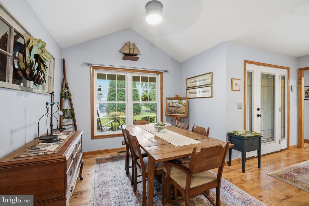 1003 TWIN COURT