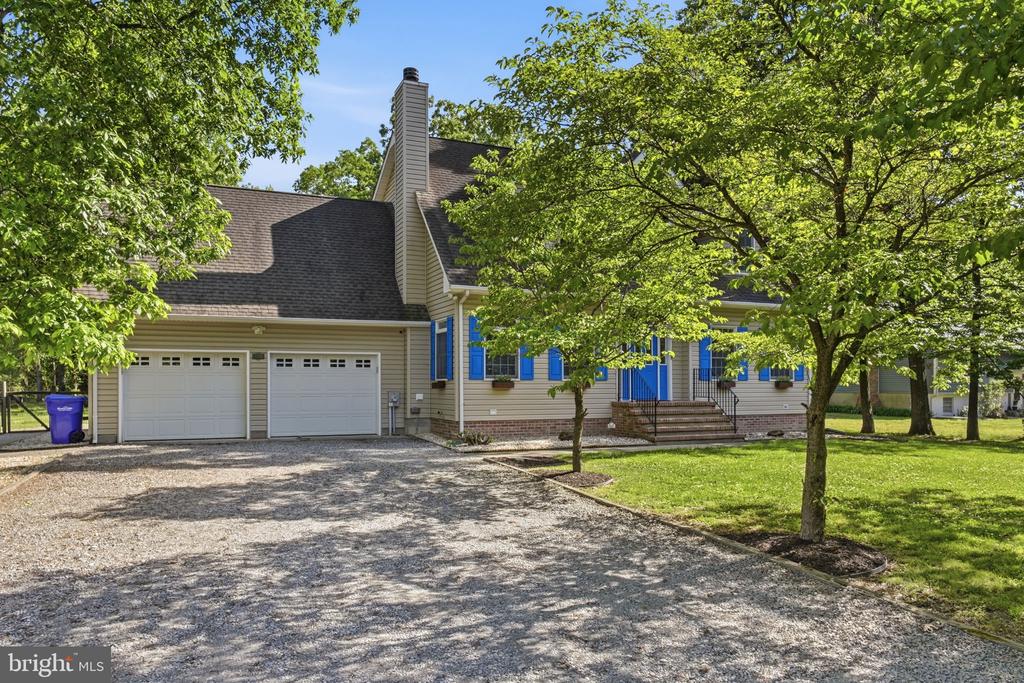 120 ARCHER LANE