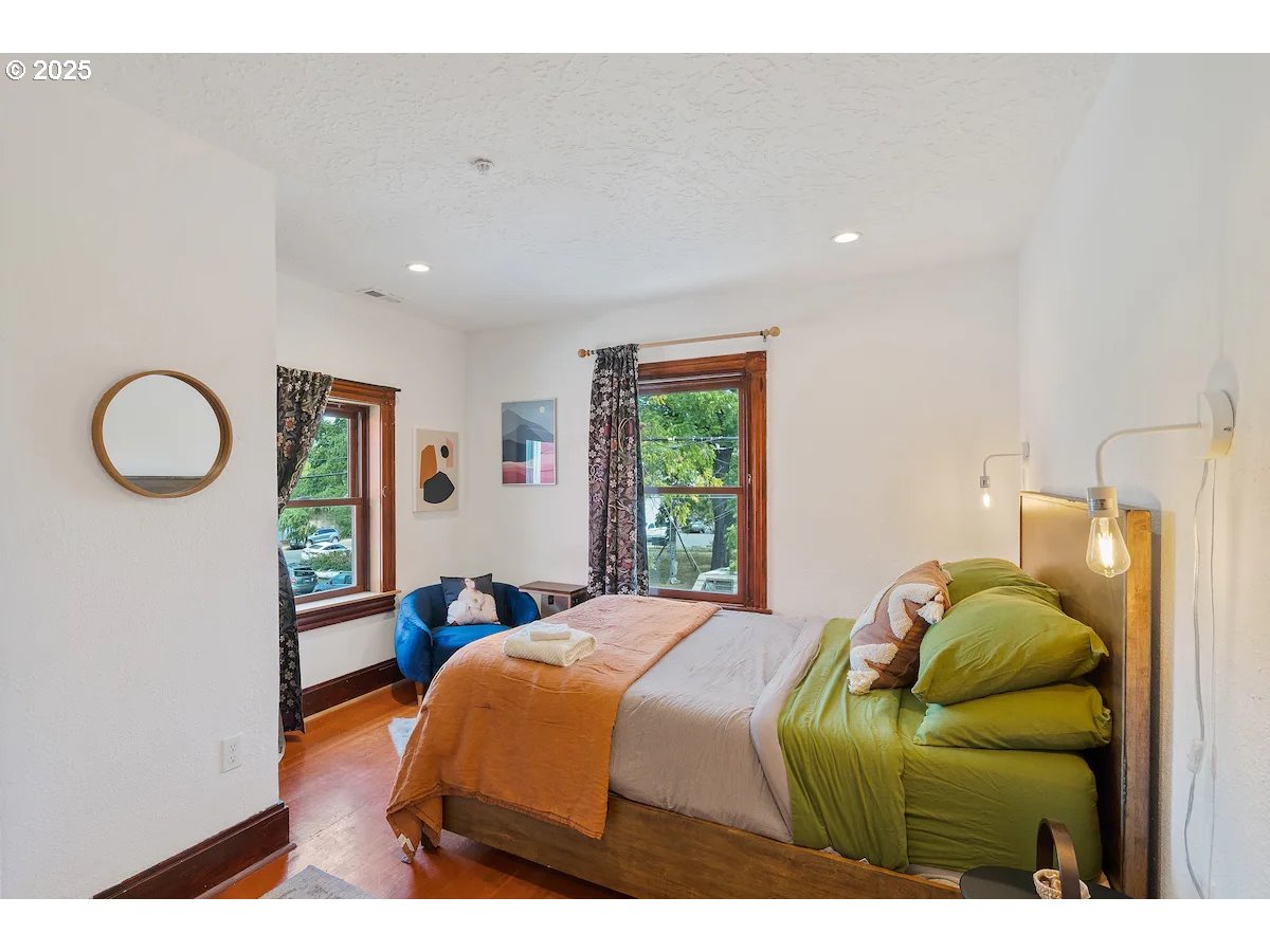 15 NE 18TH AVE