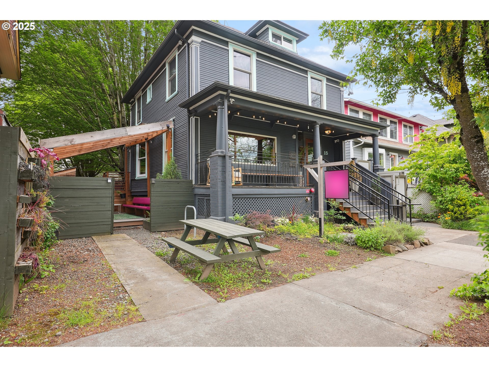 15 NE 18TH AVE