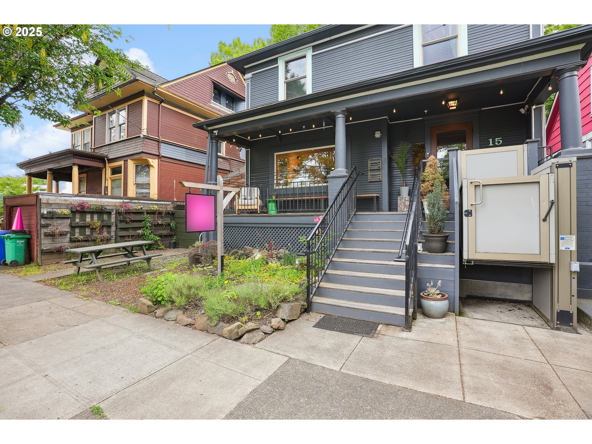 15 NE 18TH AVE