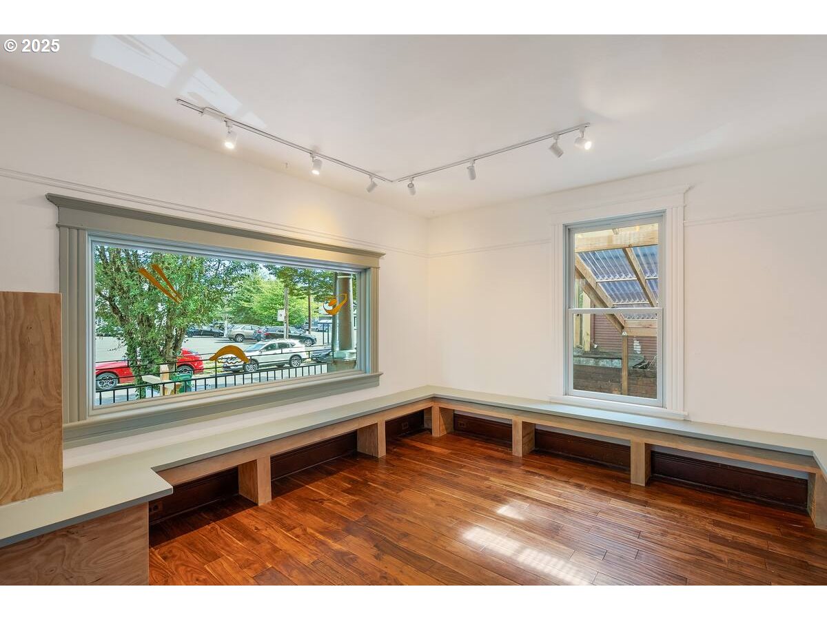 15 NE 18TH AVE