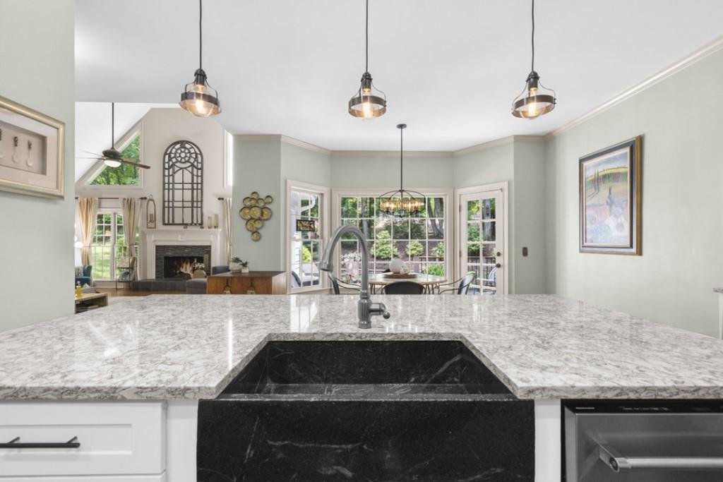 2020 Shallowford Park Manor