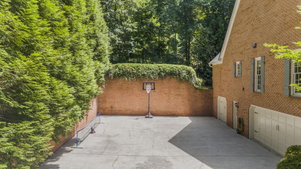 2020 Shallowford Park Manor