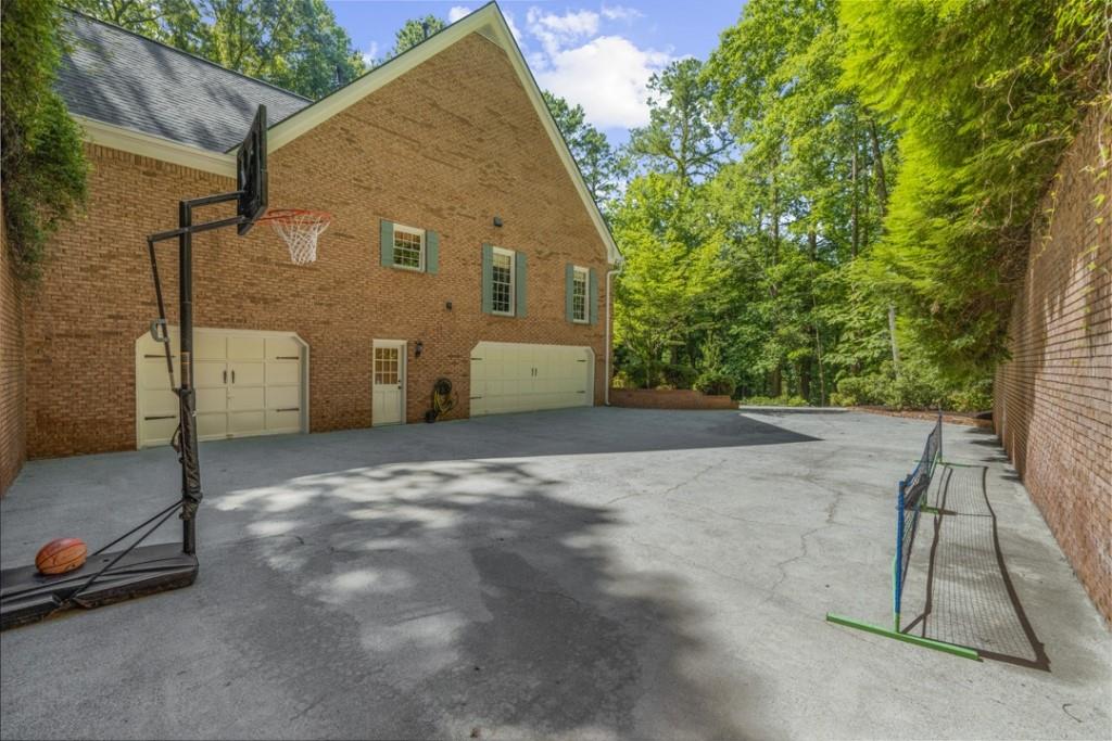 2020 Shallowford Park Manor