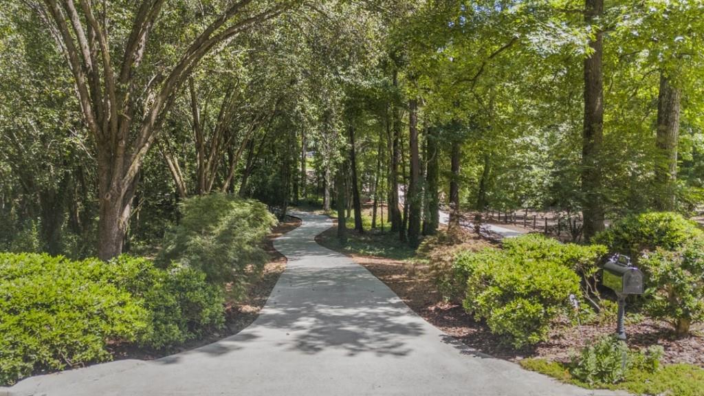 2020 Shallowford Park Manor