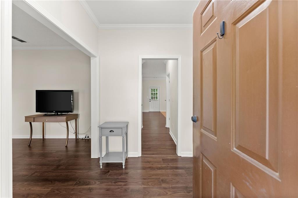 1632 Paces Vale Court