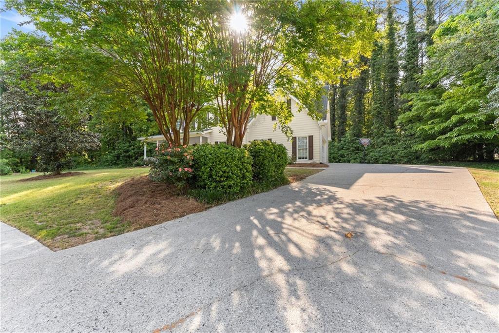 1632 Paces Vale Court